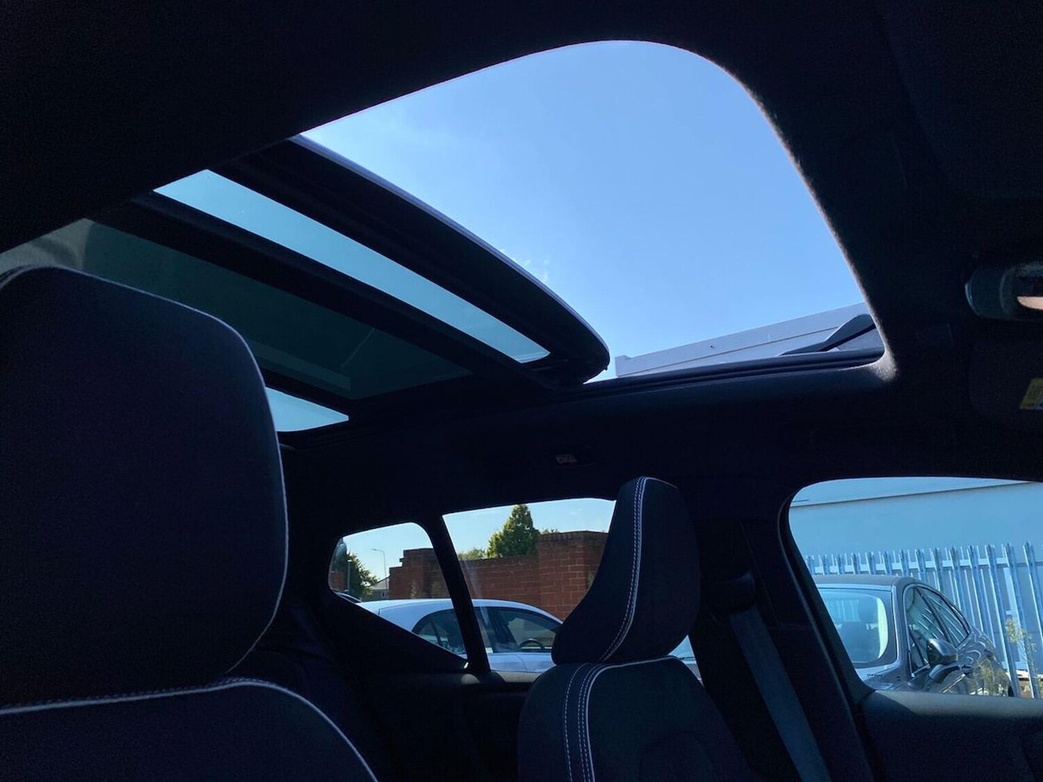 Used Volvo XC40 2023 for sale - 76007244: Photo 32