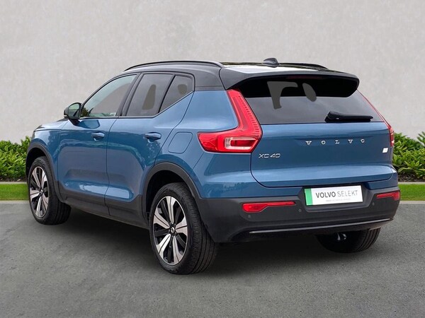 Used Volvo XC40 2022 for sale - 76300812: Photo 2
