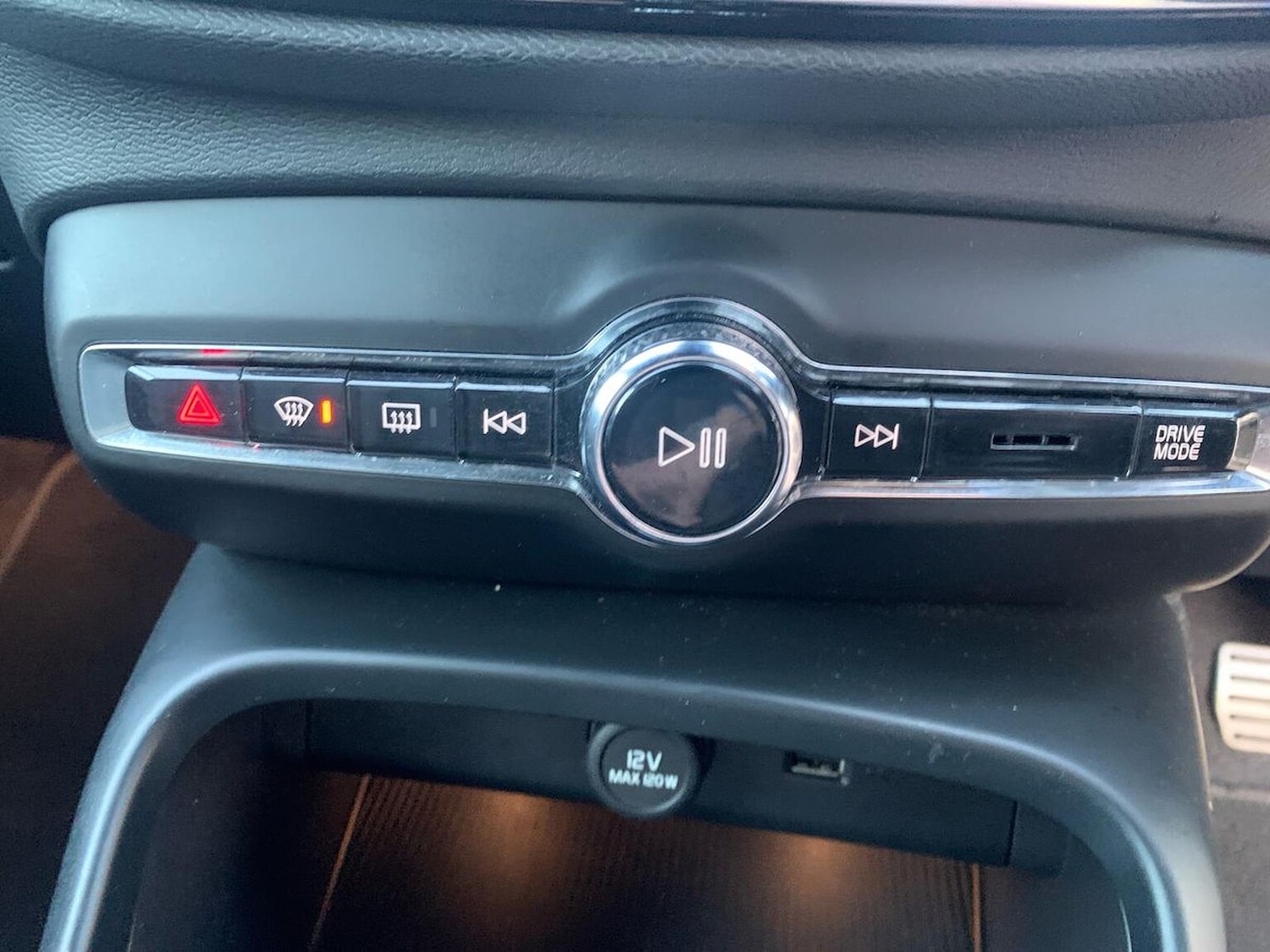 Used Volvo XC40 2020 for sale - 77487502: Photo 24