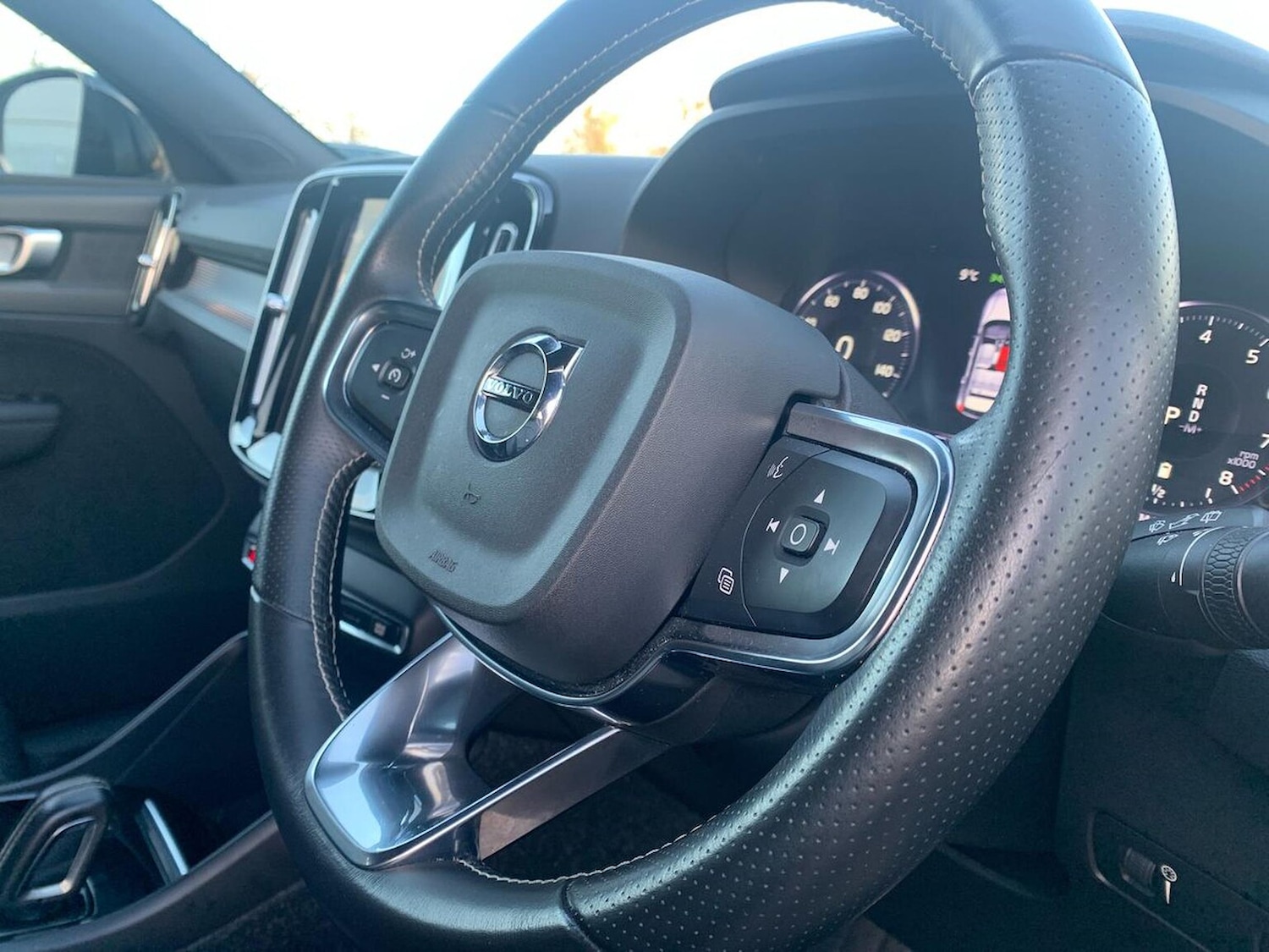 Used Volvo XC40 2020 for sale - 77487502: Photo 27