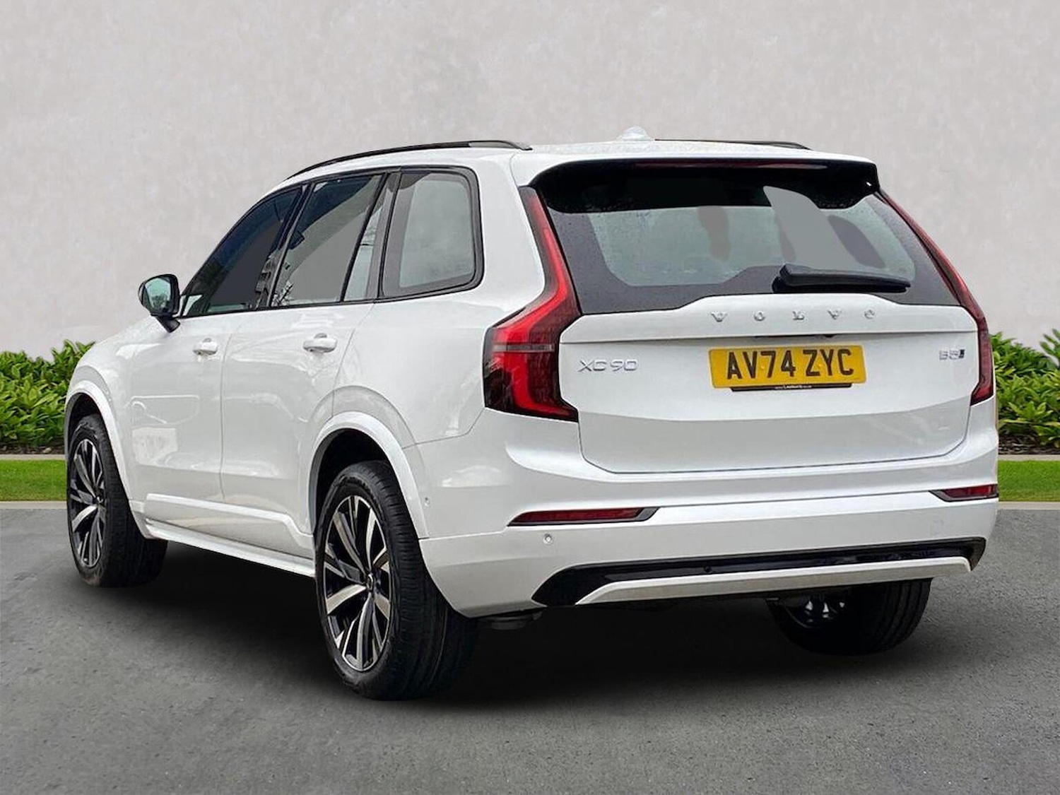 Used Volvo XC90 2024 for sale - 76736657: Photo 2