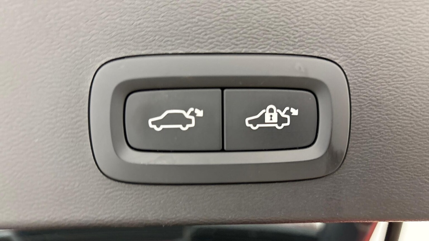 Used Volvo XC40 2024 for sale - 76057917: Photo 22