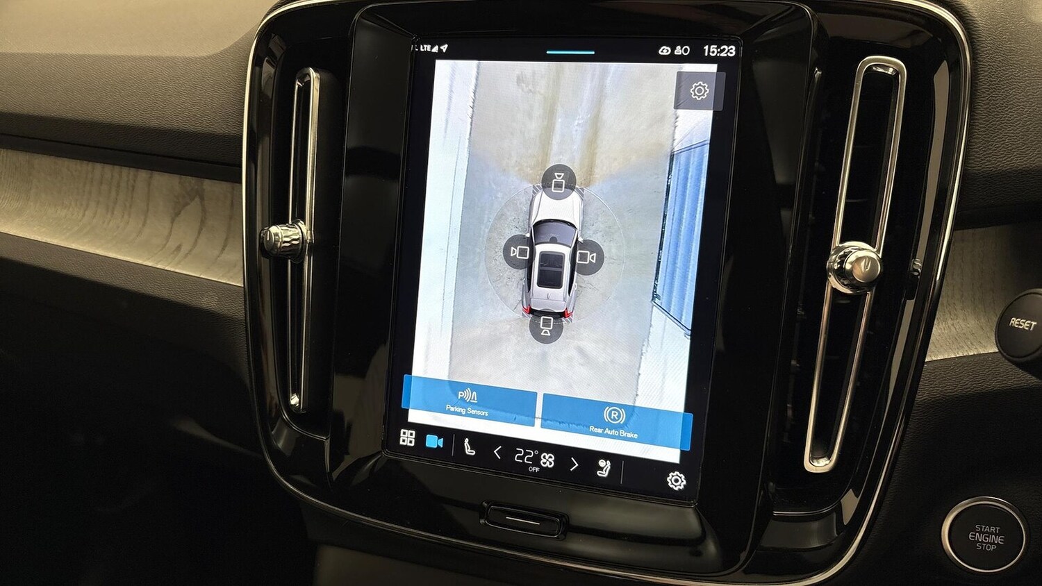 Used Volvo XC40 2024 for sale - 76057917: Photo 23