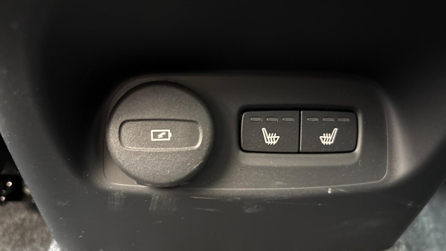 Used Volvo XC40 2024 for sale - 76057917: Photo 29