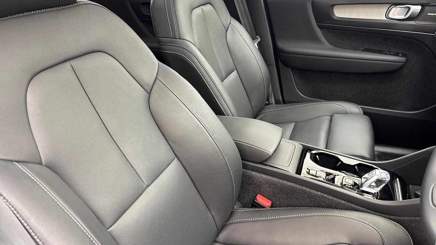 Used Volvo XC40 2024 for sale - 76057917: Photo 7