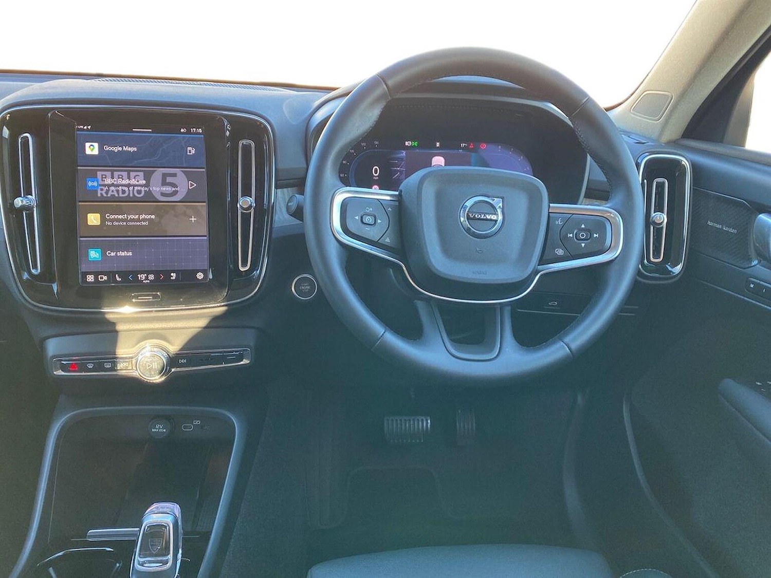 Used Volvo XC40 2024 for sale - 76097645: Photo 9