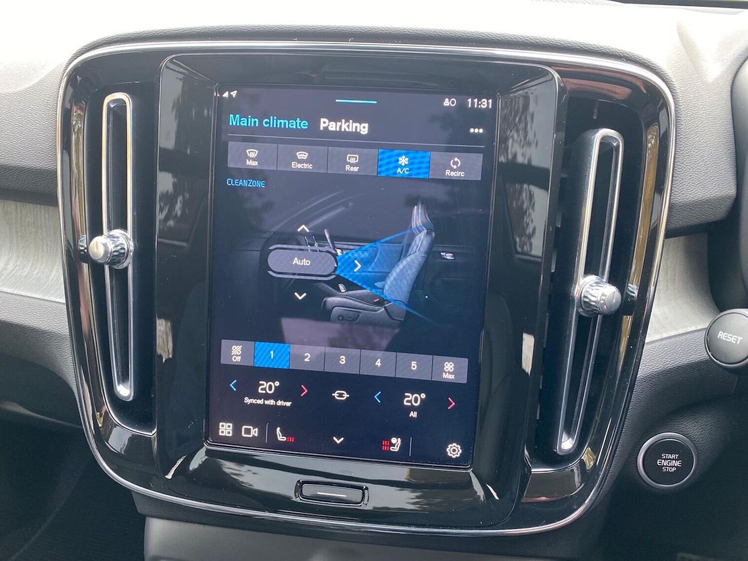 Used Volvo XC40 2024 for sale - 76422386: Photo 12