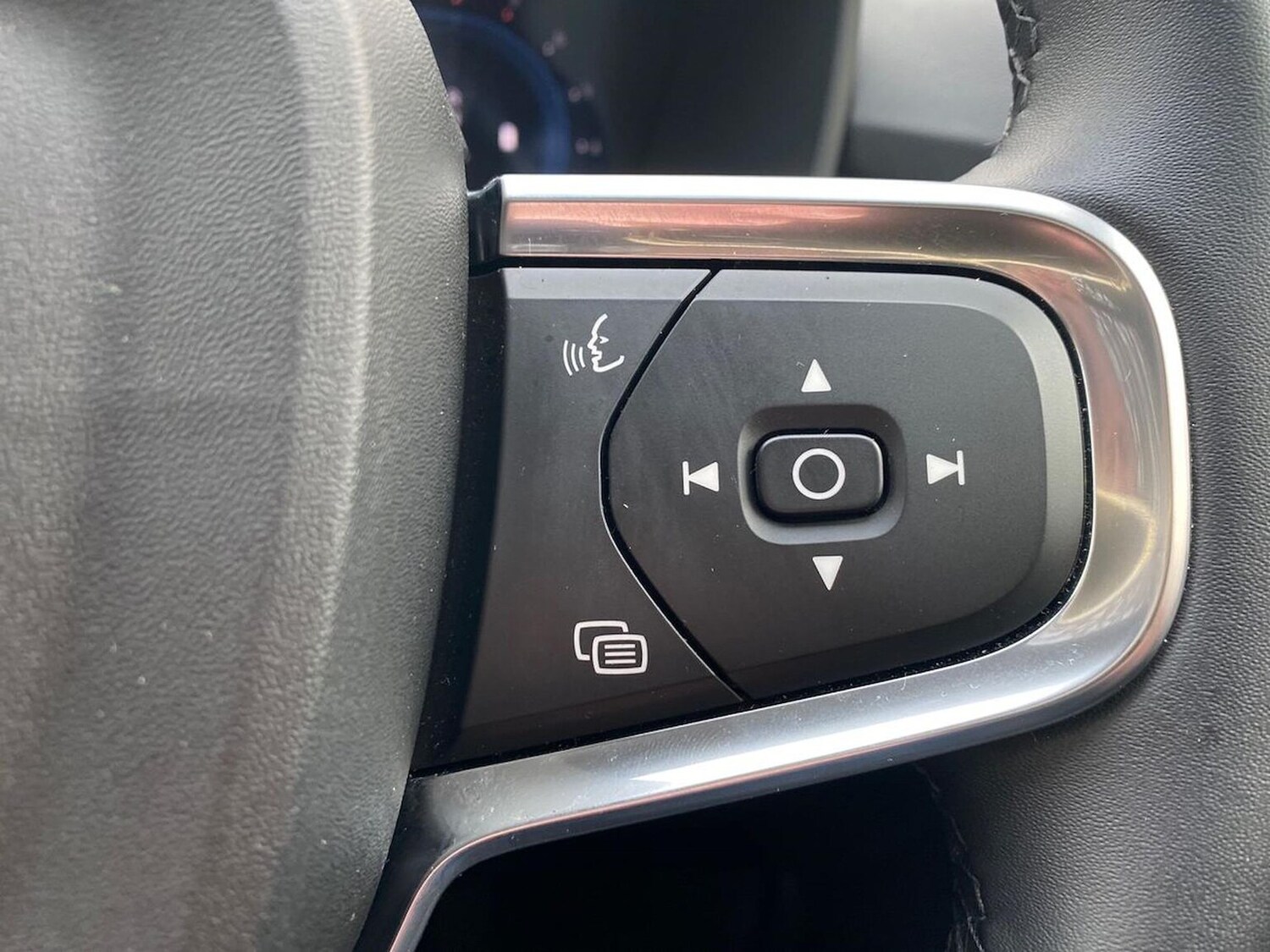 Used Volvo XC40 2024 for sale - 76422386: Photo 26