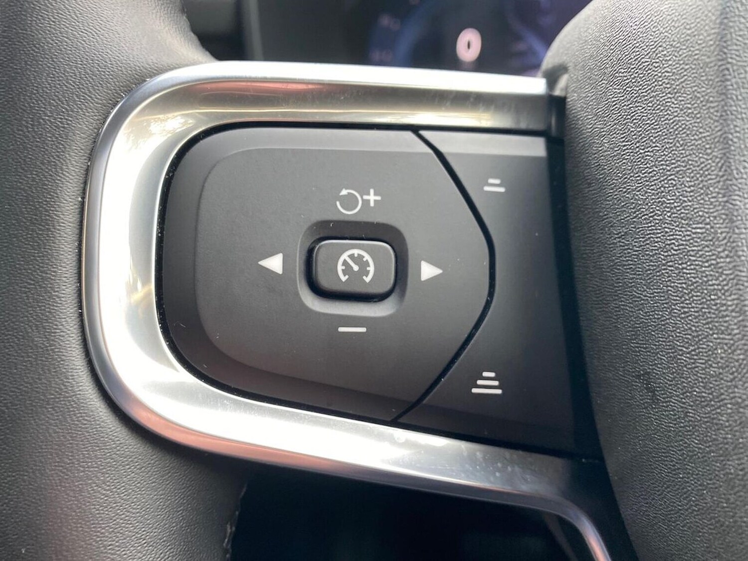 Used Volvo XC40 2024 for sale - 76422386: Photo 27