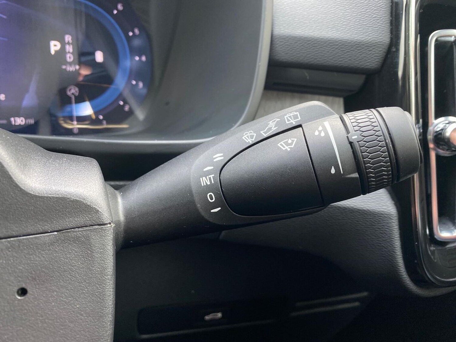 Used Volvo XC40 2024 for sale - 76422386: Photo 28