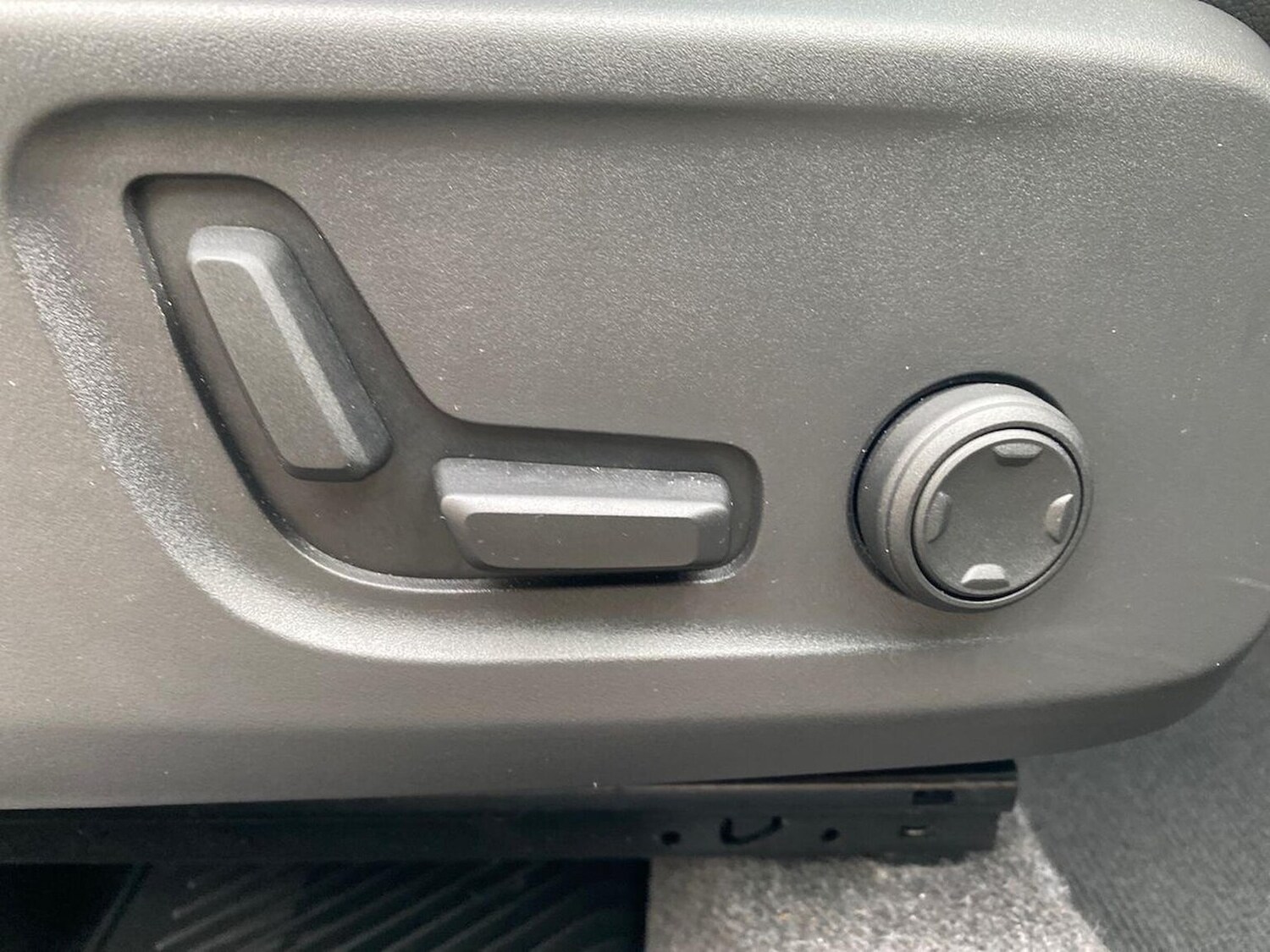 Used Volvo XC40 2024 for sale - 76422386: Photo 30