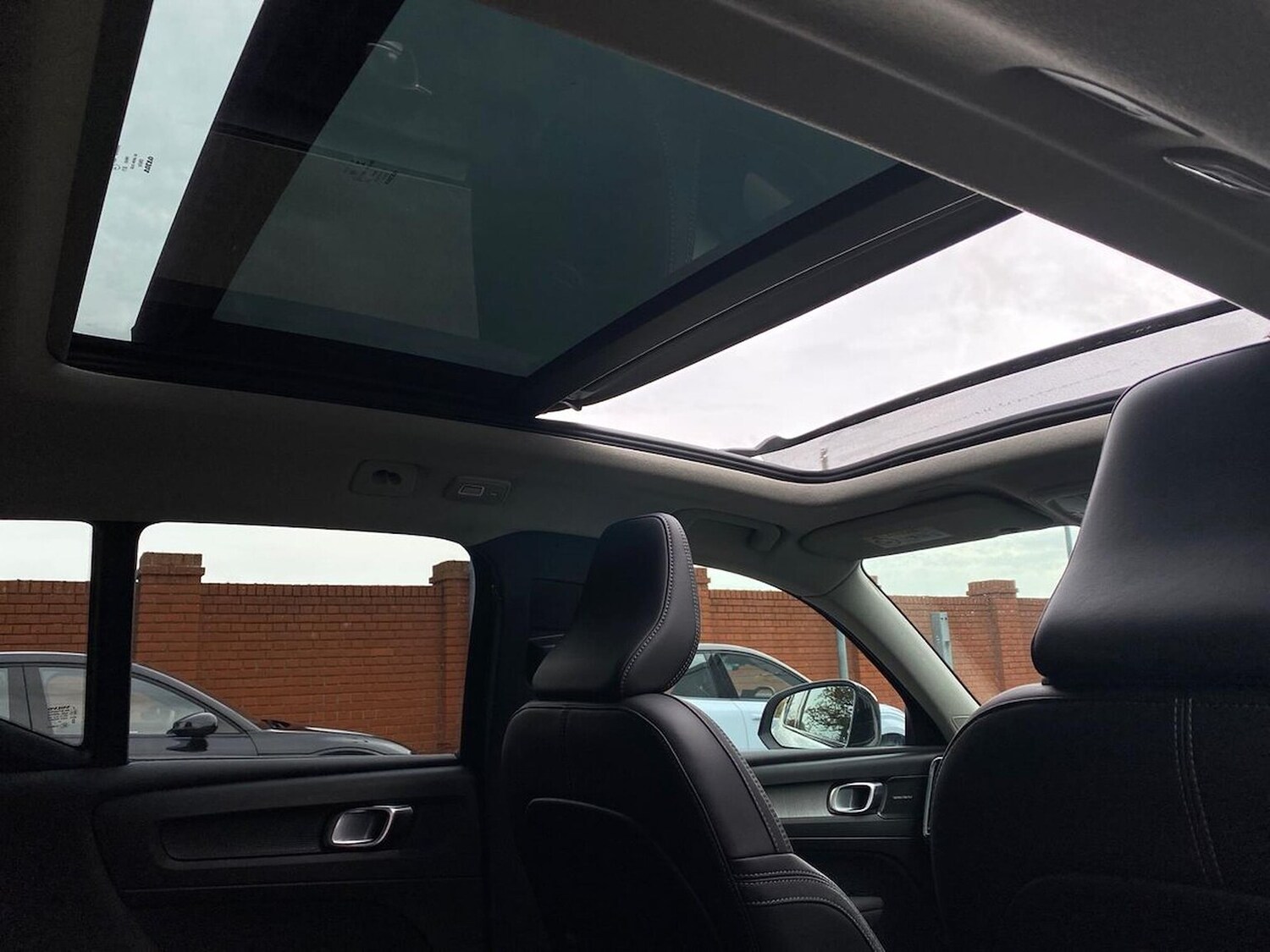 Used Volvo XC40 2024 for sale - 76422386: Photo 32