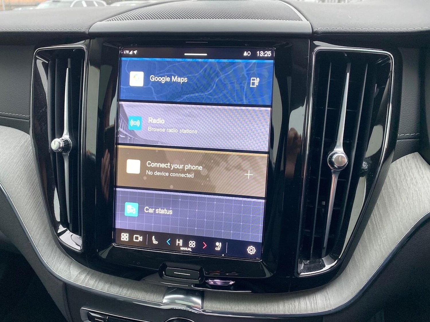 Used Volvo XC60 2025 for sale - 76963573: Photo 11