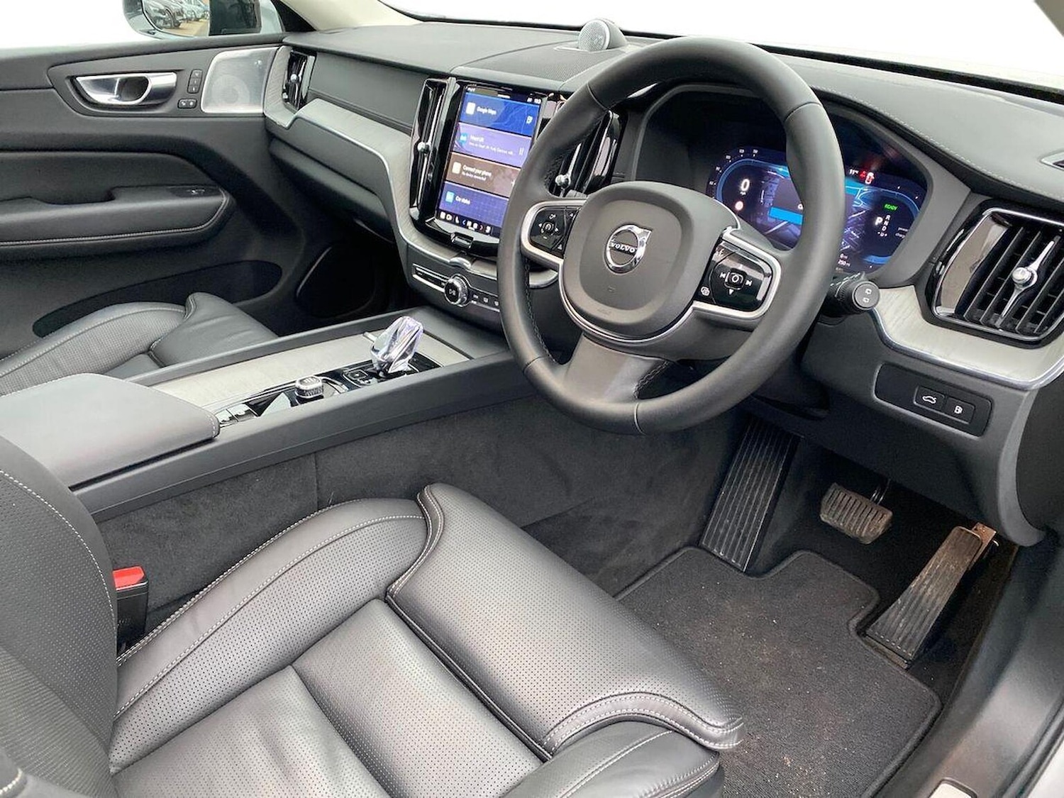 Used Volvo XC60 2025 for sale - 76963573: Photo 15