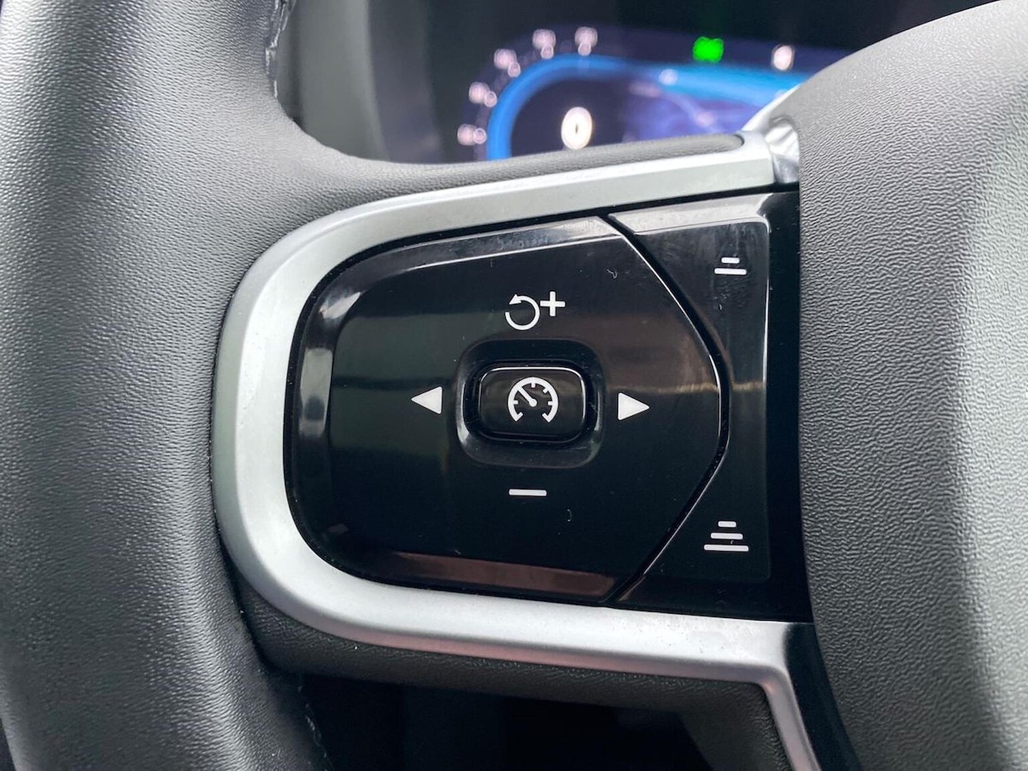 Used Volvo XC60 2025 for sale - 76963573: Photo 27