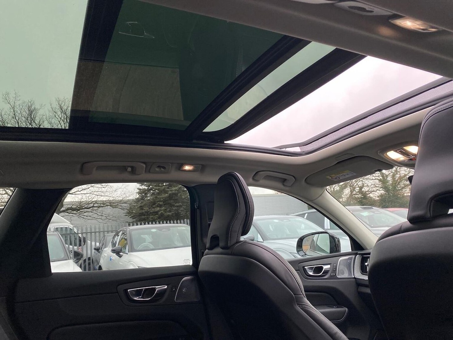 Used Volvo XC60 2025 for sale - 76963573: Photo 32