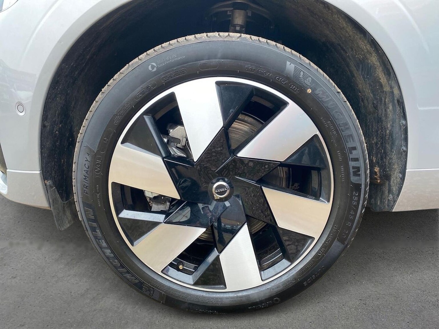 Used Volvo XC60 2025 for sale - 76963573: Photo 6