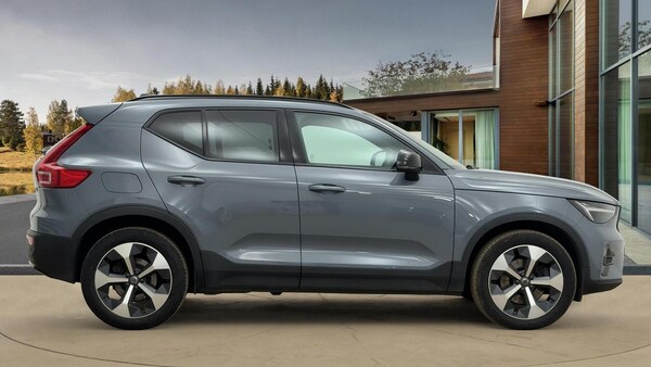 Used Volvo XC40 2022 for sale - 76207471: Photo 2