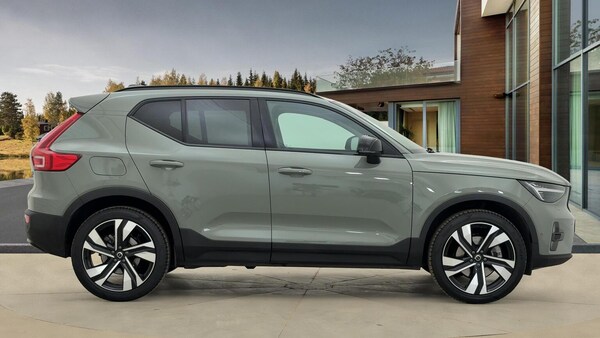 Used Volvo XC40 2024 for sale - 76206078: Photo 2