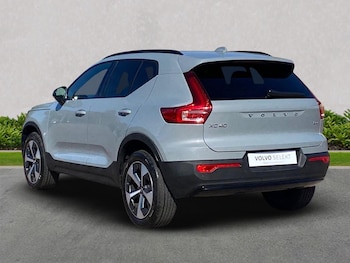Used Volvo XC40 2024 for sale - 76065638: Photo 2