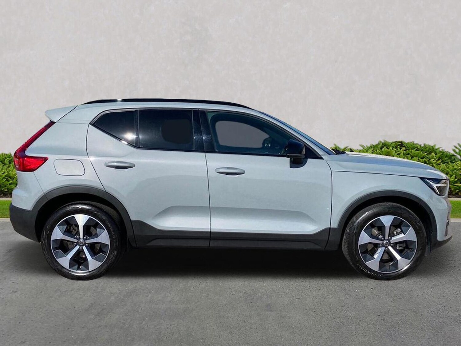 Used Volvo XC40 2024 for sale - 76065638: Photo 3