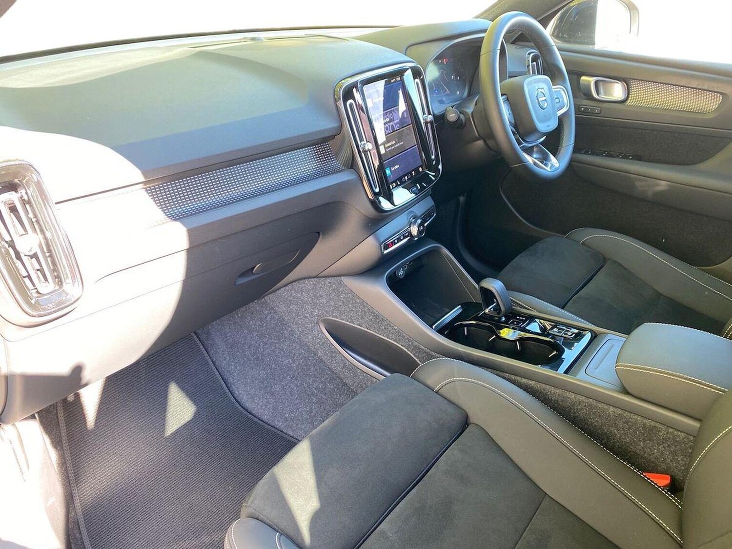 Used Volvo XC40 2024 for sale - 76065638: Photo 7