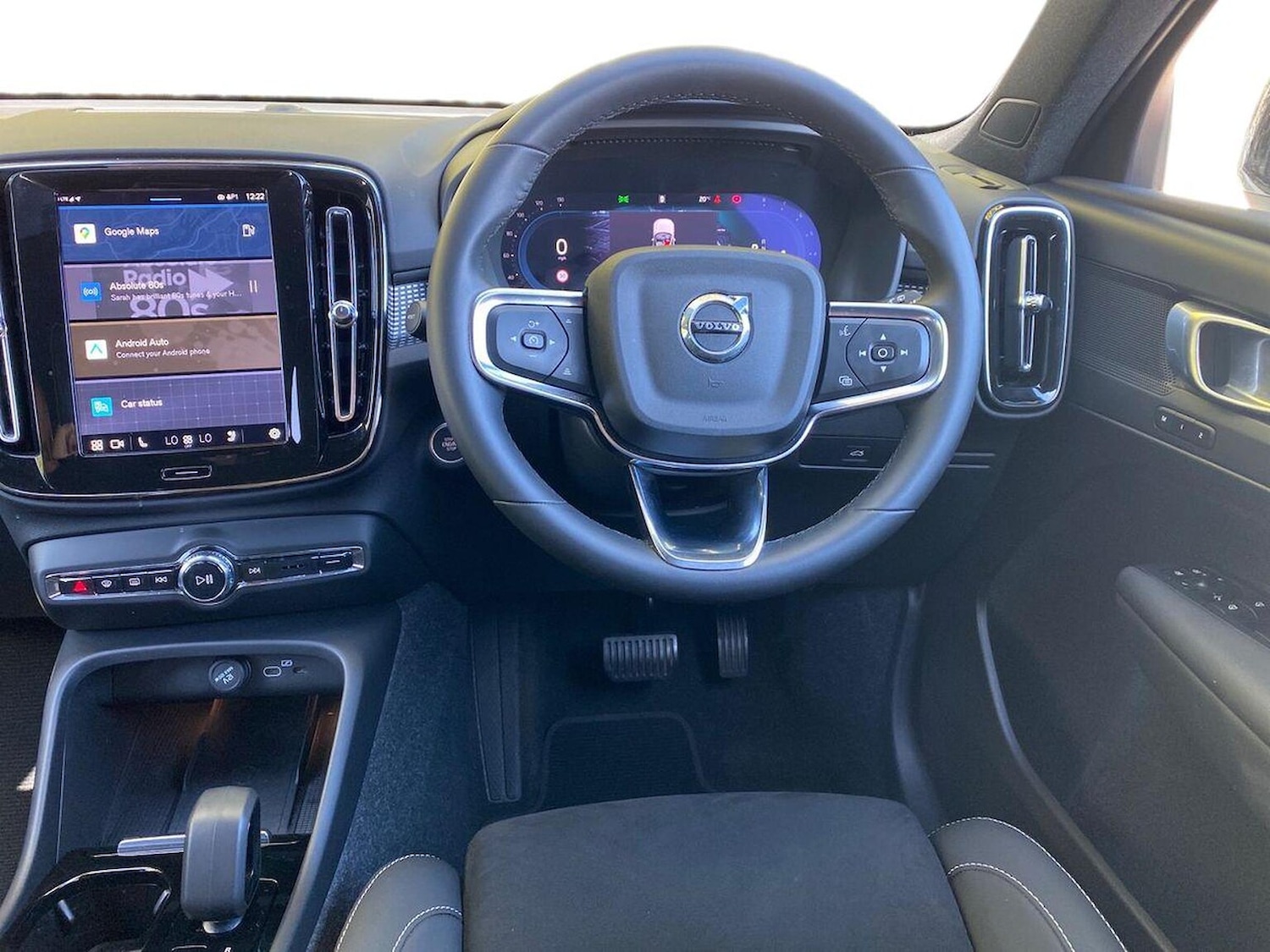 Used Volvo XC40 2024 for sale - 76065638: Photo 9