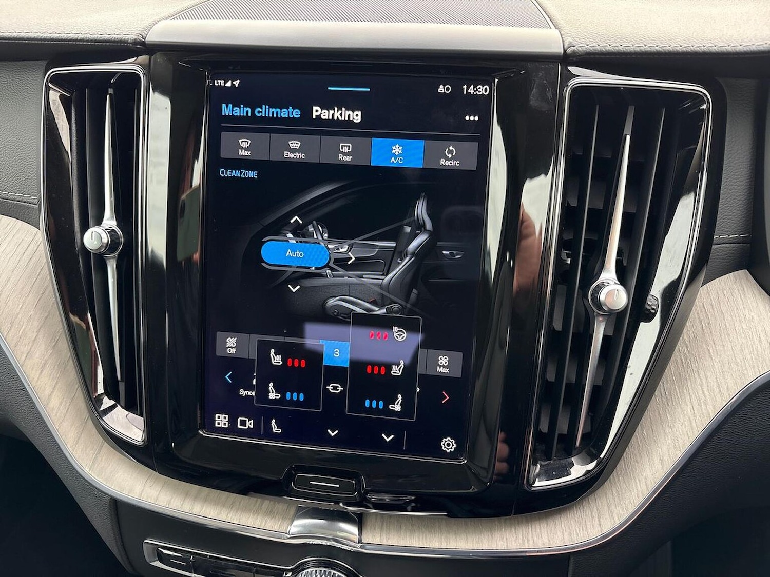 Used Volvo XC60 2021 for sale - 76497348: Photo 12