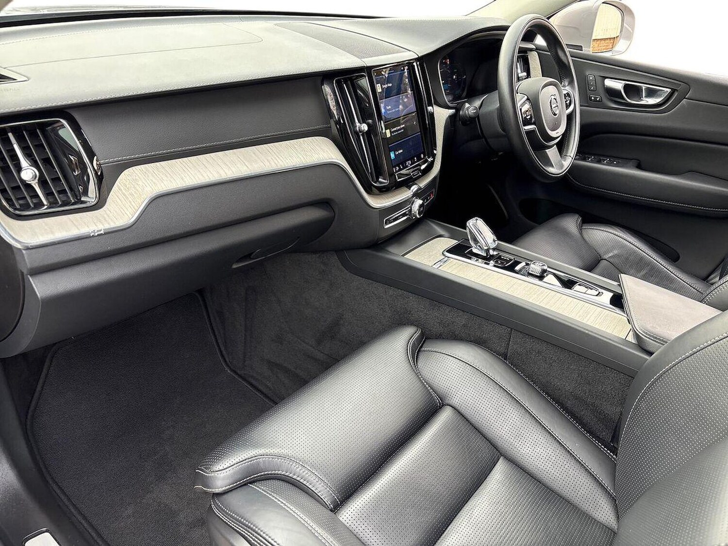 Used Volvo XC60 2021 for sale - 76497348: Photo 7