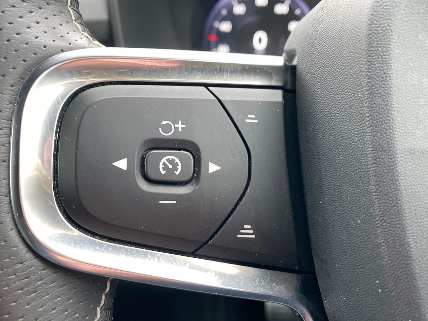 Used Volvo XC40 2019 for sale - 78064422: Photo 27