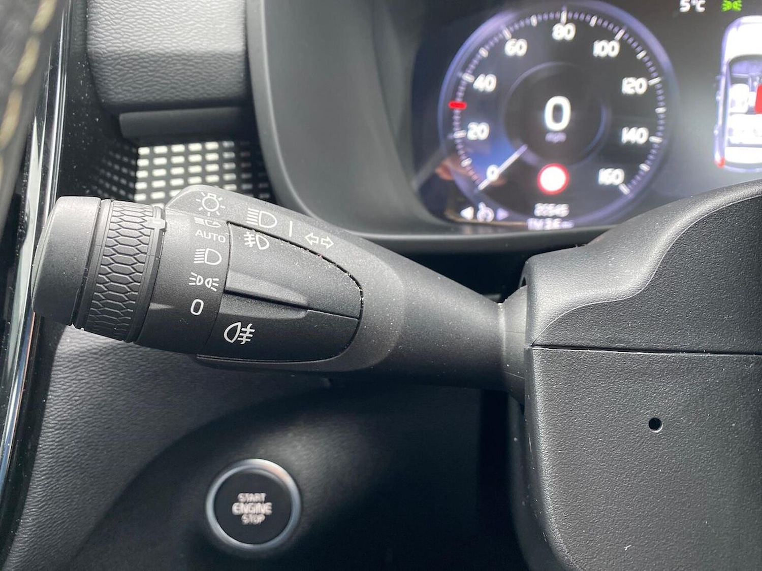 Used Volvo XC40 2019 for sale - 78064422: Photo 29