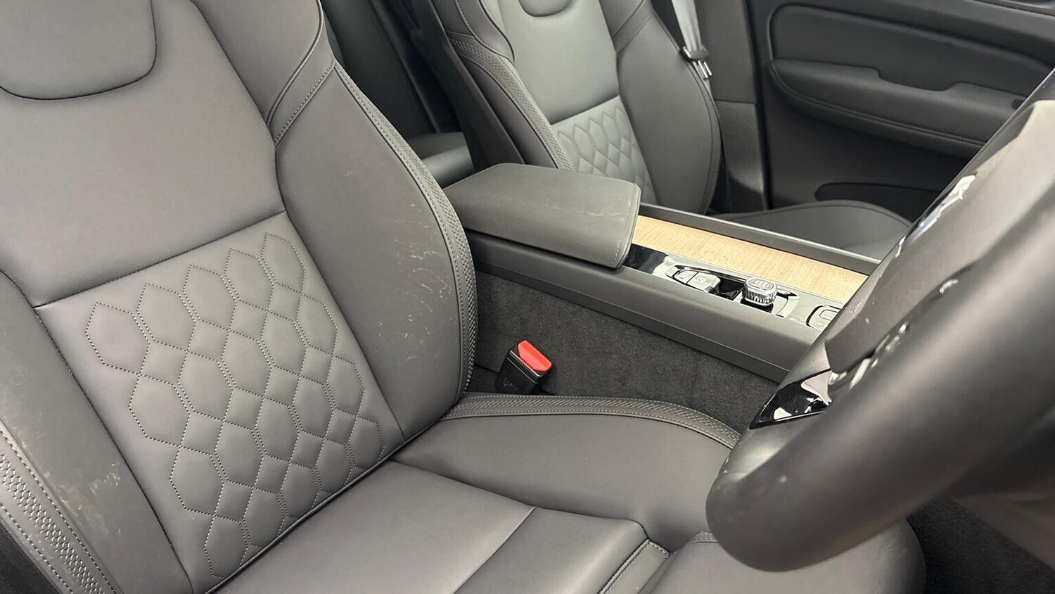 Used Volvo XC60 2025 for sale - 77802096: Photo 7