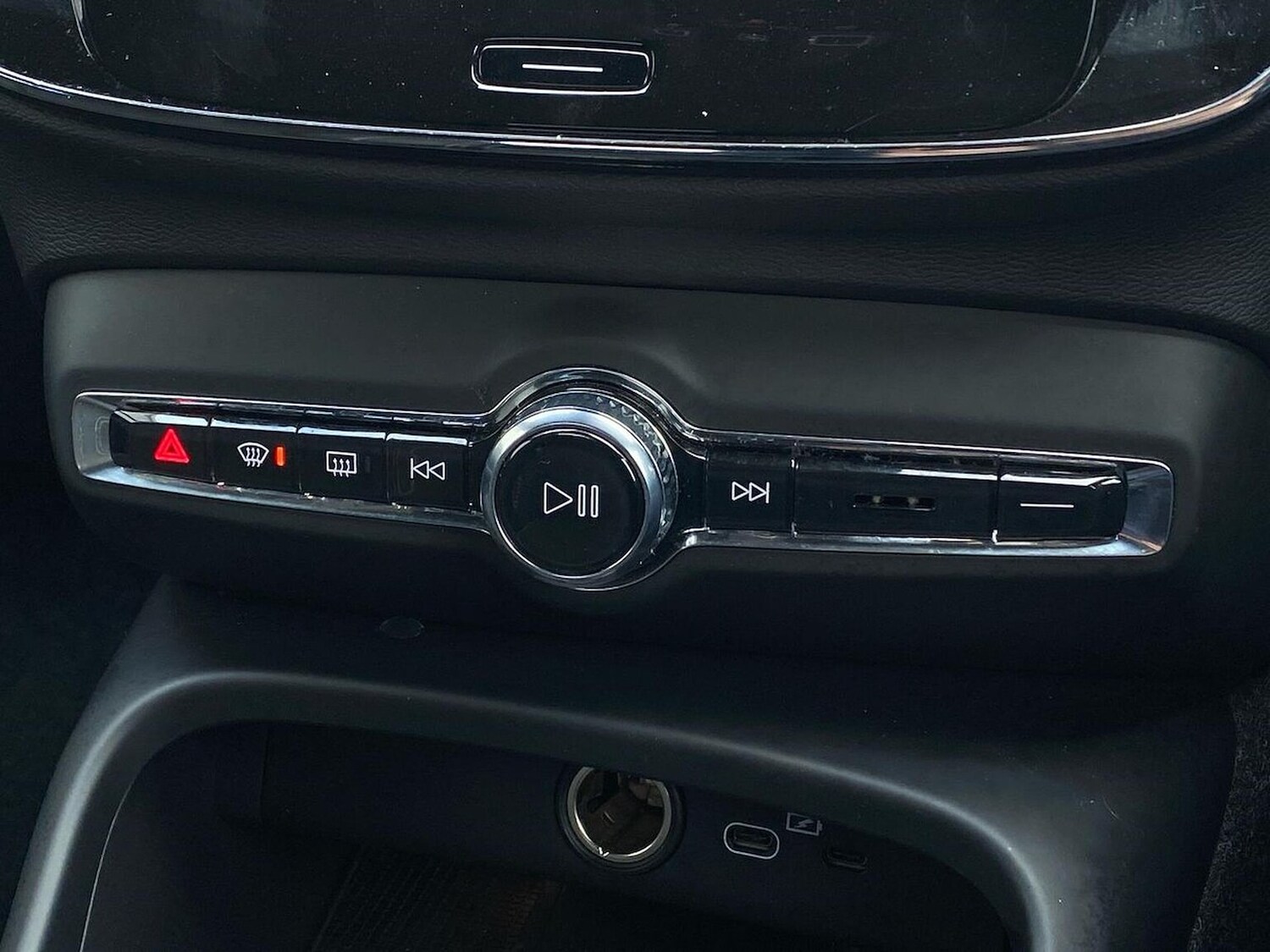 Used Volvo XC40 2024 for sale - 78218669: Photo 12