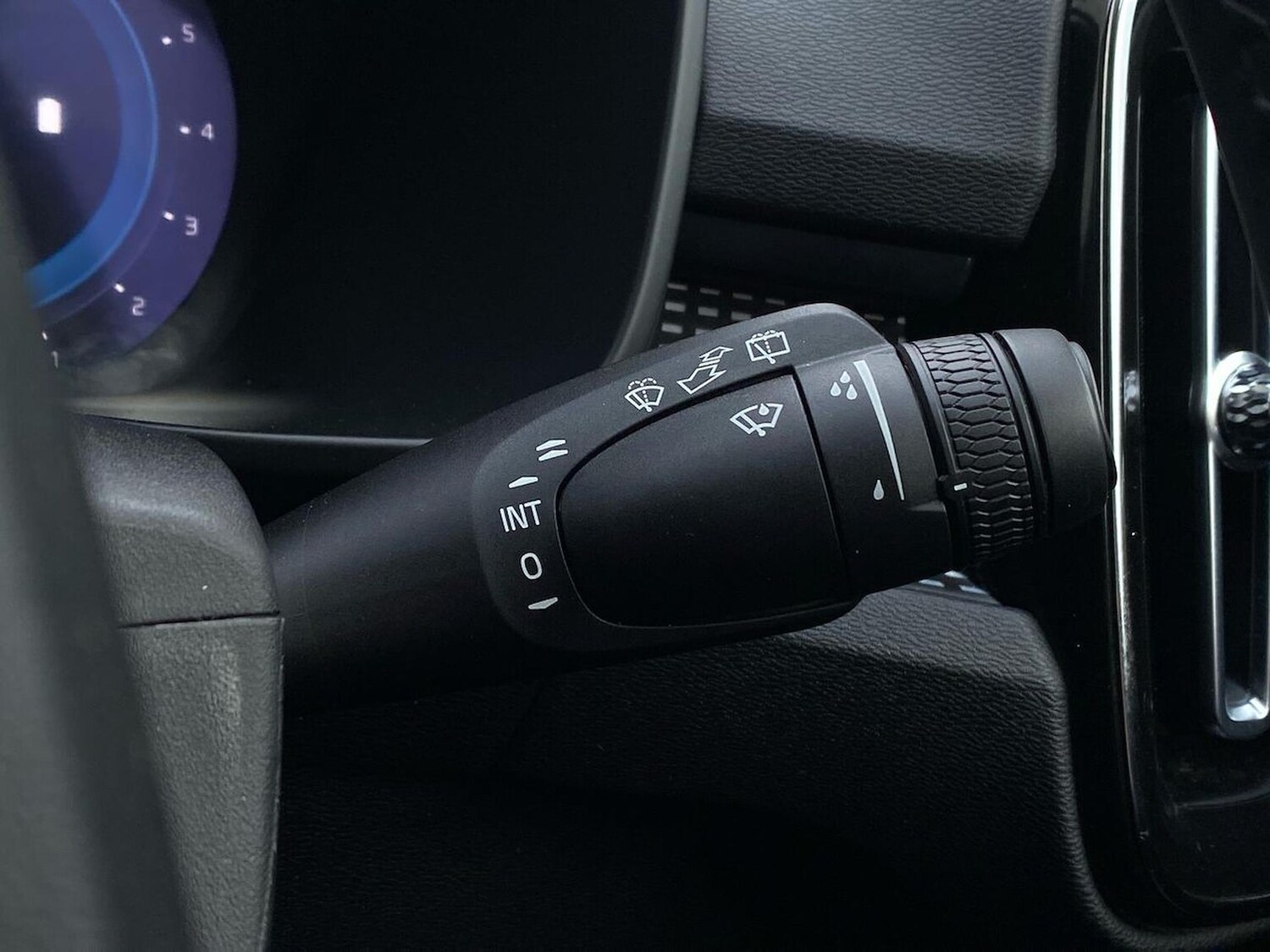 Used Volvo XC40 2024 for sale - 78218669: Photo 30