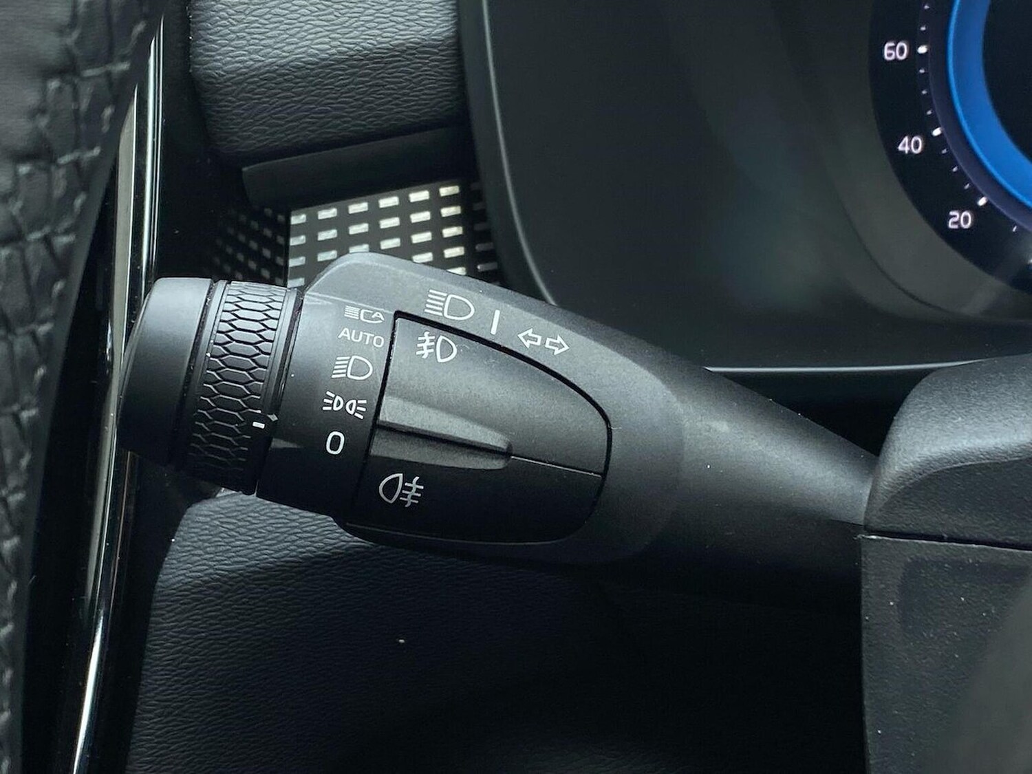 Used Volvo XC40 2024 for sale - 78218669: Photo 31