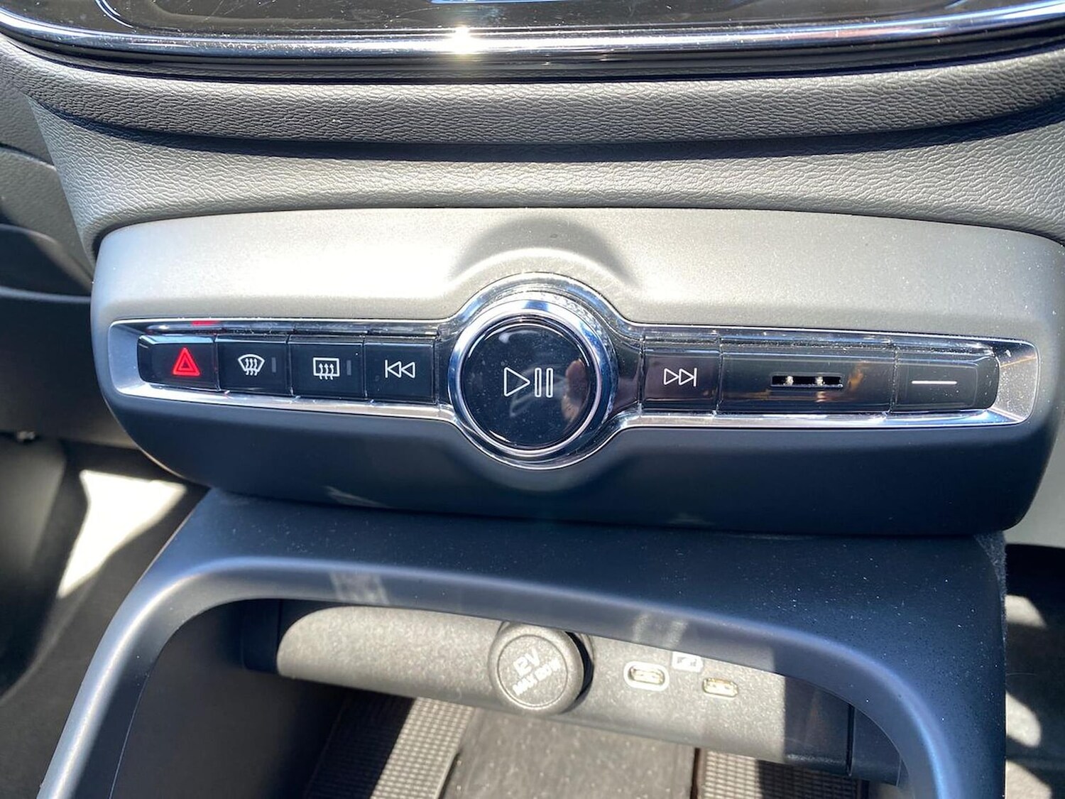 Used Volvo XC40 2024 for sale - 78193970: Photo 24