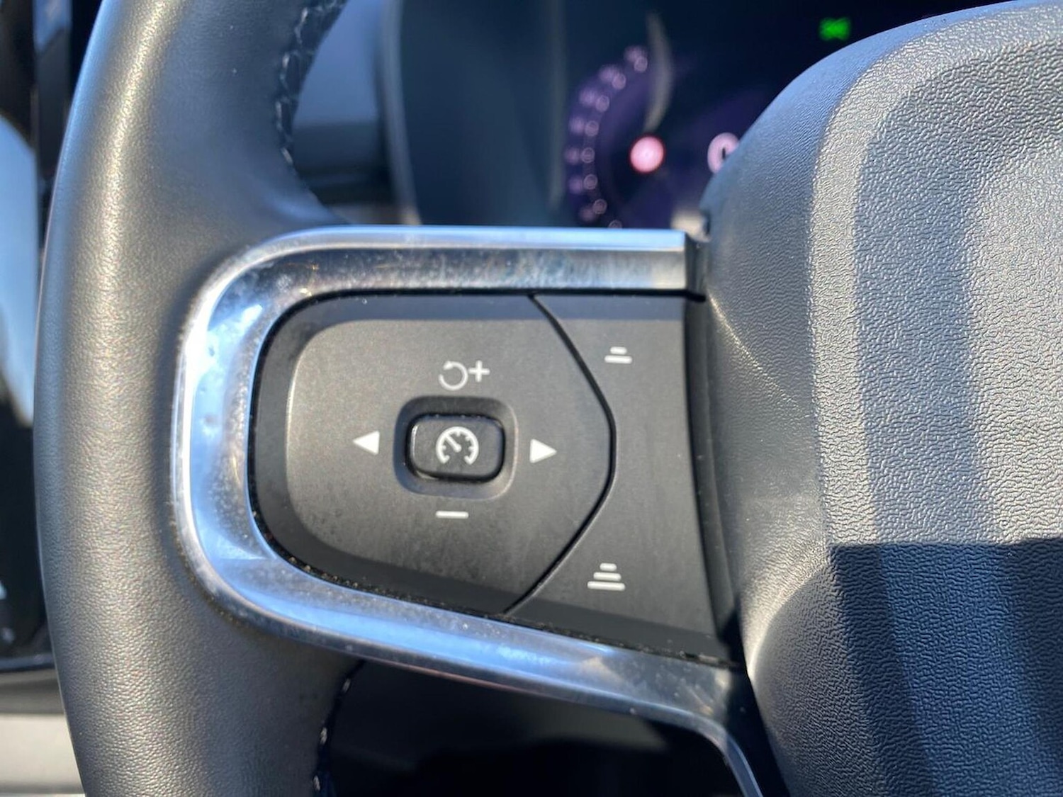 Used Volvo XC40 2024 for sale - 78193970: Photo 29