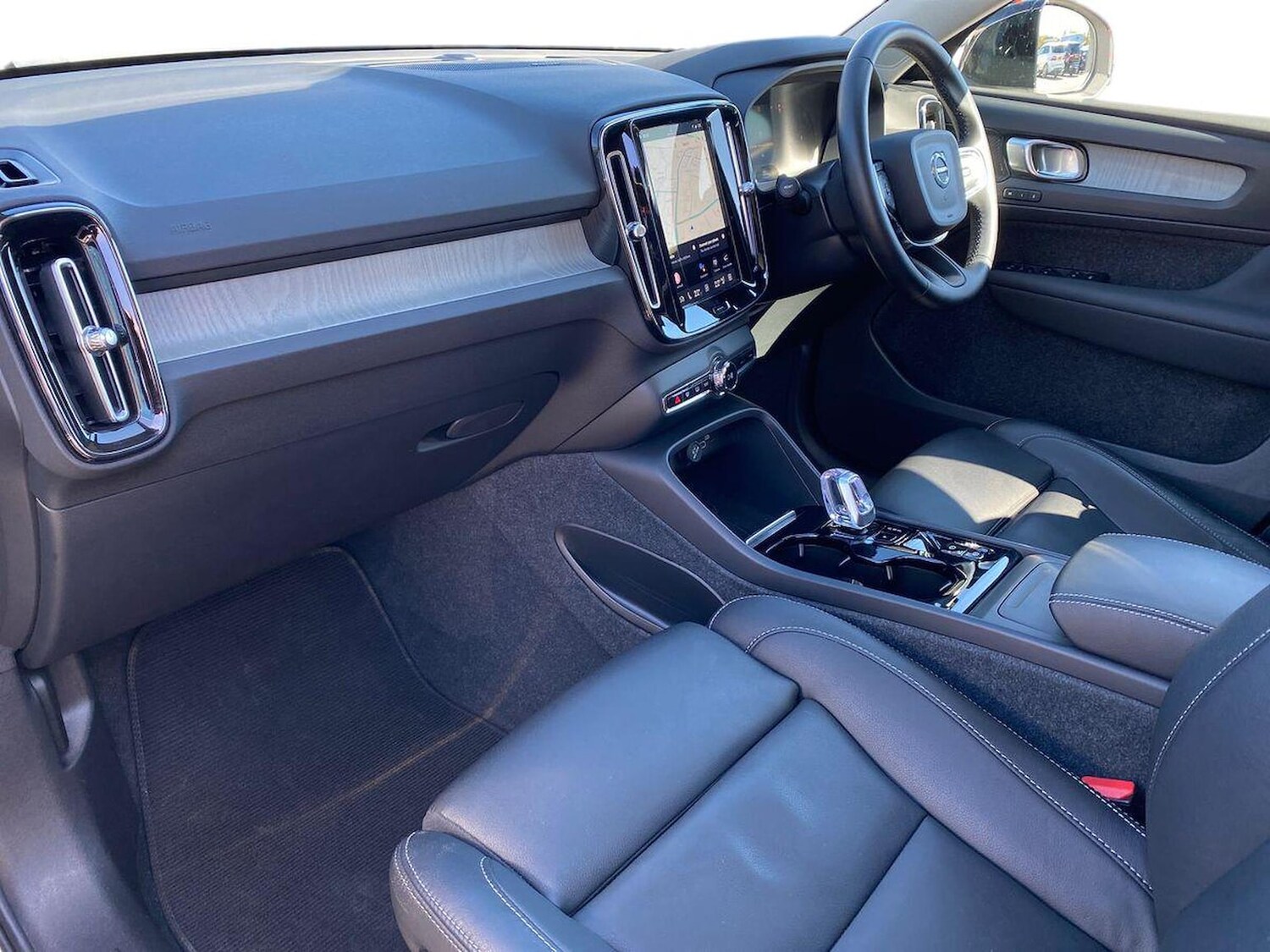 Used Volvo XC40 2024 for sale - 78193970: Photo 9