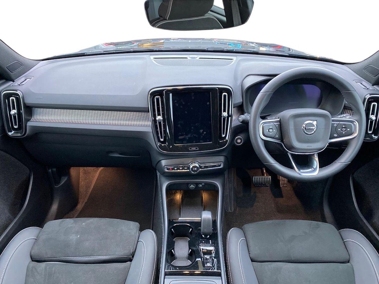 Used Volvo XC40 2024 for sale - 76497307: Photo 10