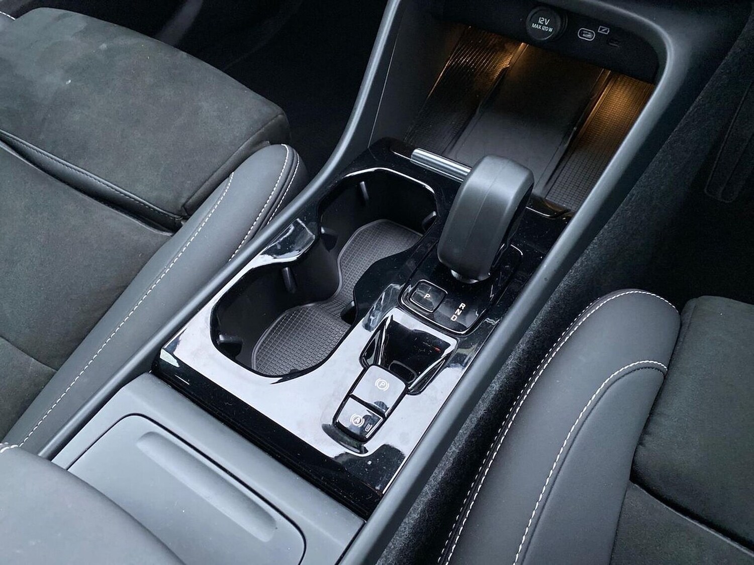 Used Volvo XC40 2024 for sale - 76497307: Photo 15