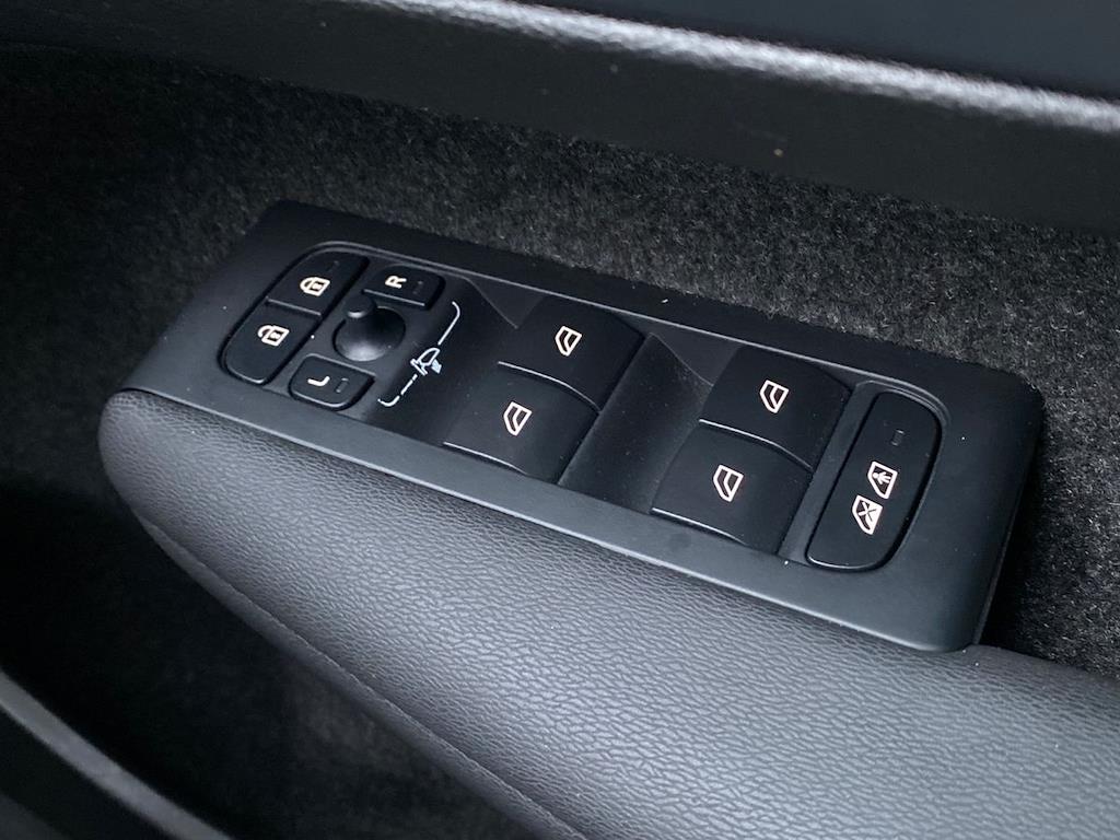 Used Volvo XC40 2024 for sale - 76497307: Photo 23