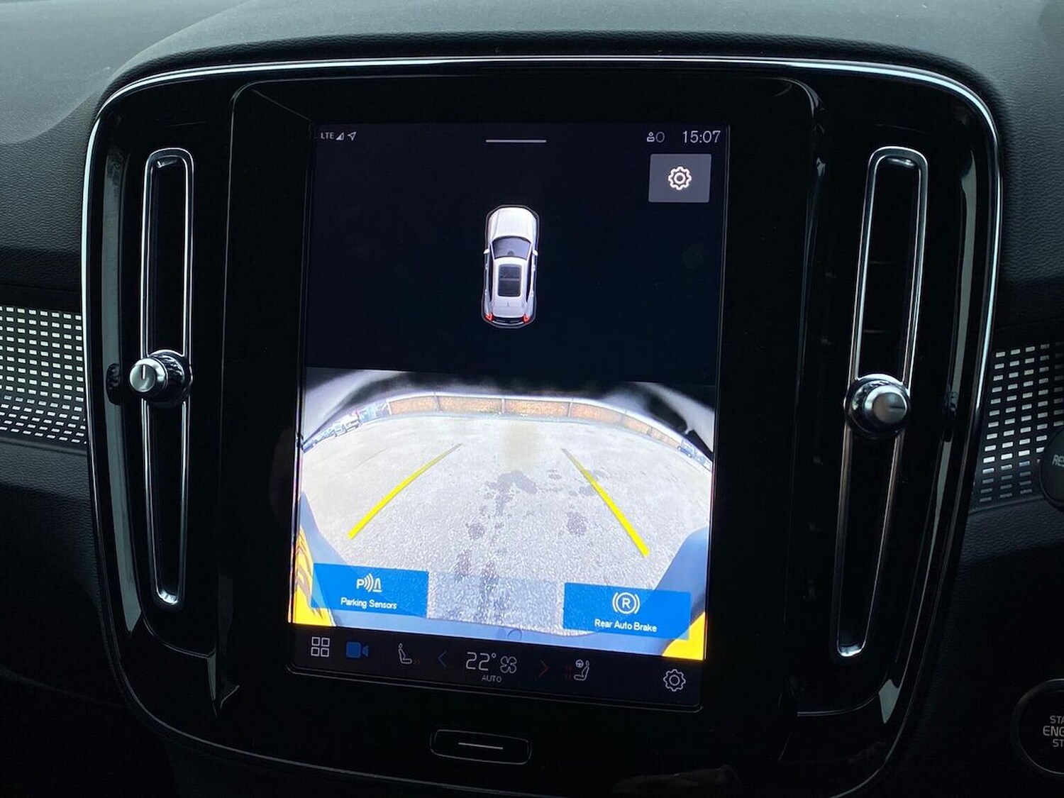 Used Volvo XC40 2024 for sale - 76497307: Photo 25