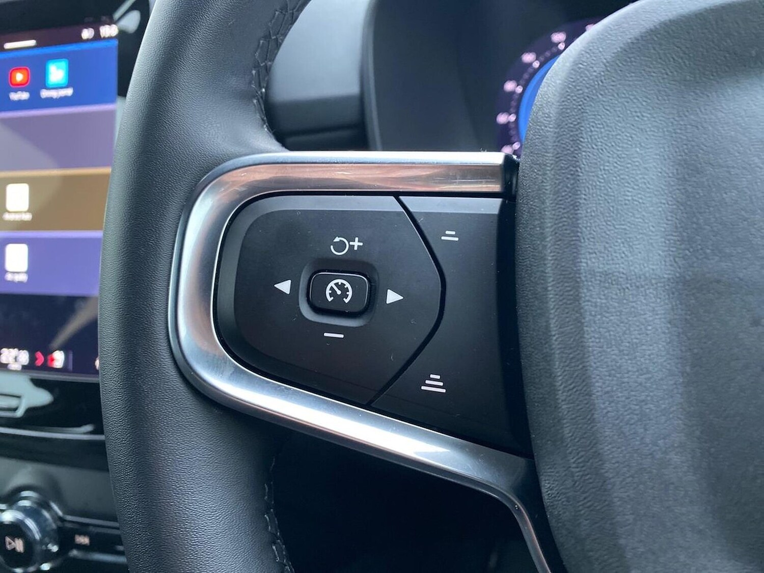 Used Volvo XC40 2024 for sale - 76497307: Photo 29