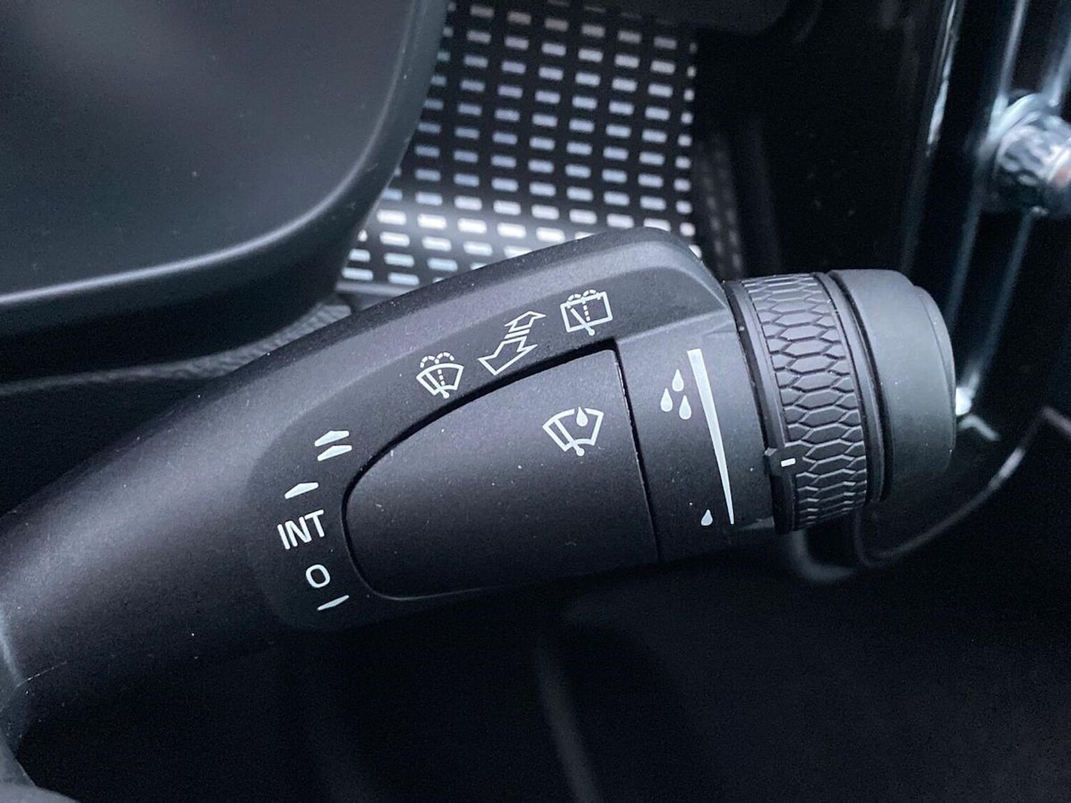 Used Volvo XC40 2024 for sale - 76497307: Photo 30