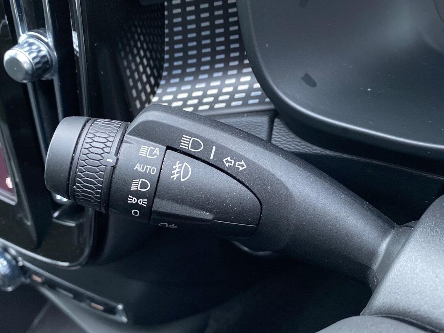 Used Volvo XC40 2024 for sale - 76497307: Photo 31