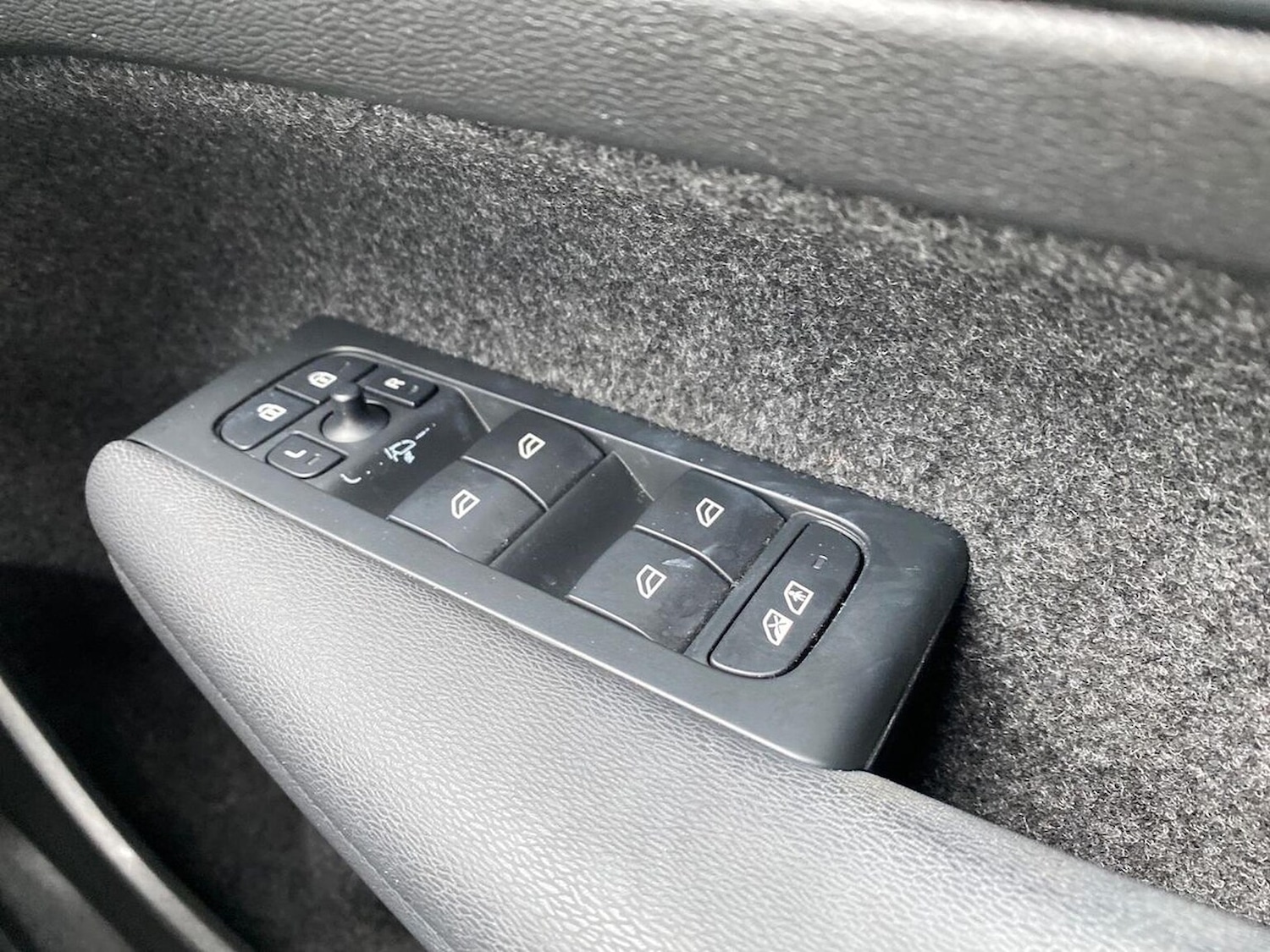 Used Volvo XC40 2023 for sale - 76164959: Photo 21