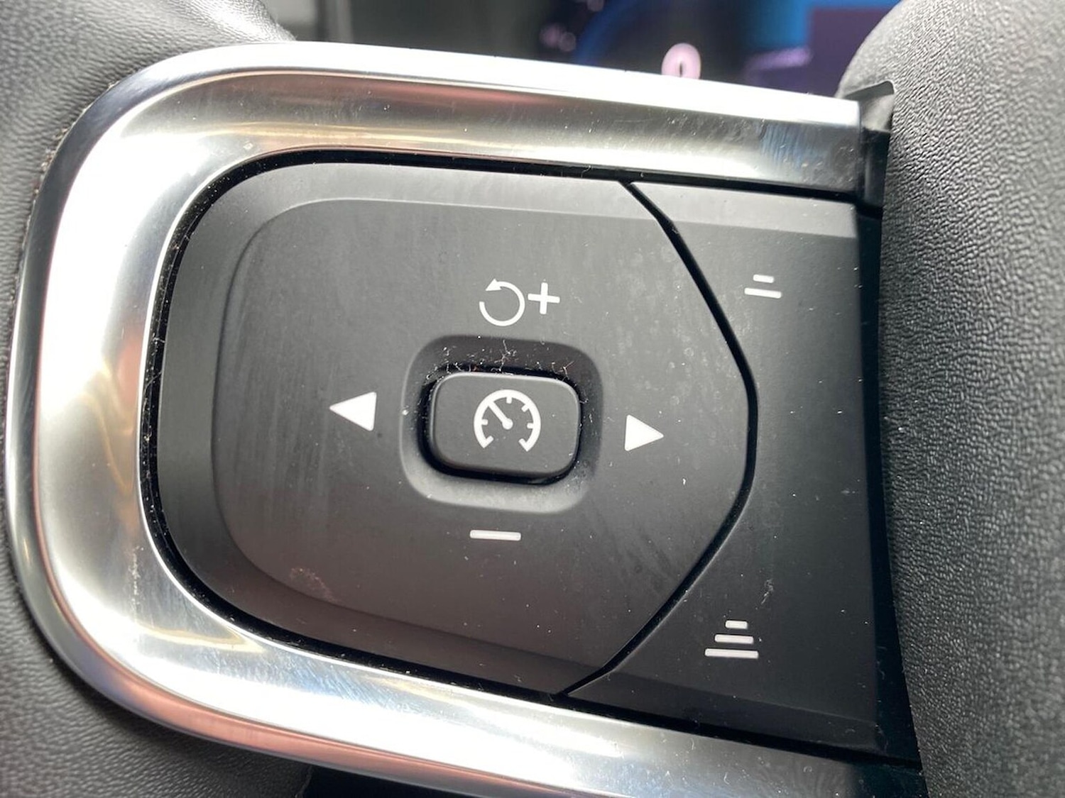 Used Volvo XC40 2023 for sale - 76164959: Photo 27