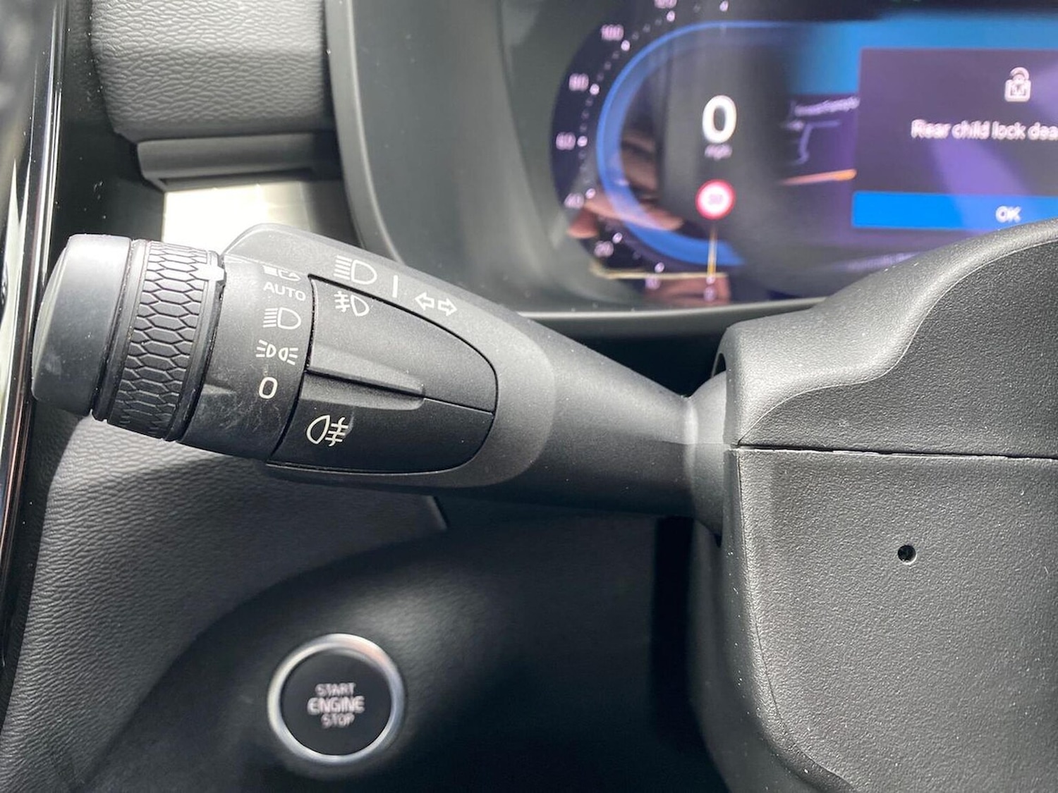 Used Volvo XC40 2023 for sale - 76164959: Photo 29