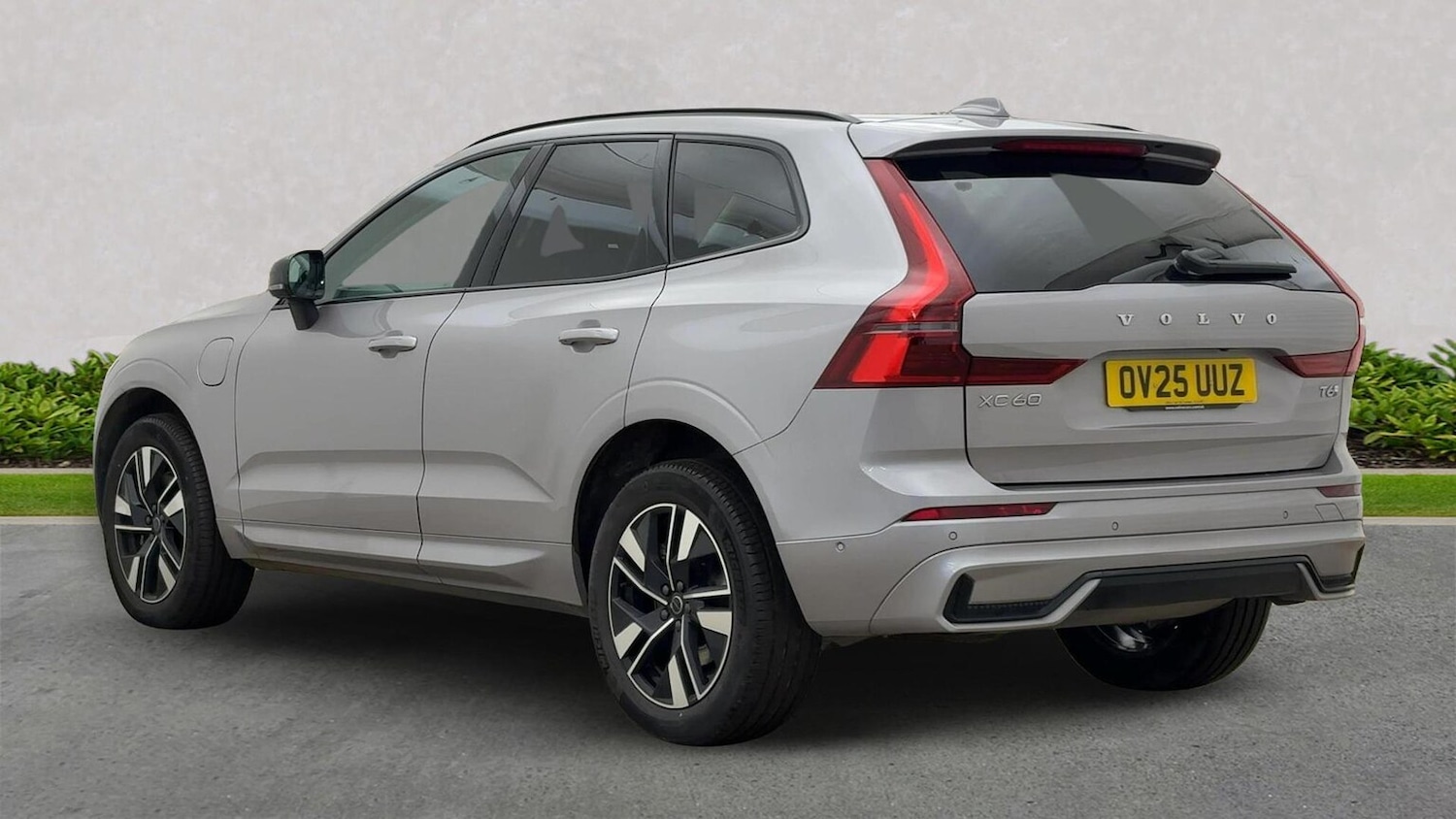 Used Volvo XC60 2025 for sale - 77639342: Photo 2