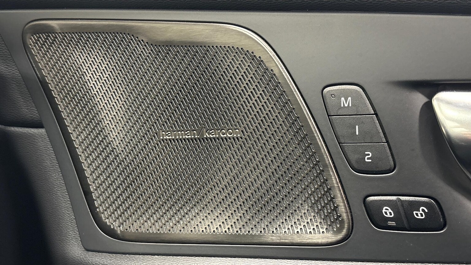 Used Volvo XC60 2025 for sale - 77639342: Photo 31